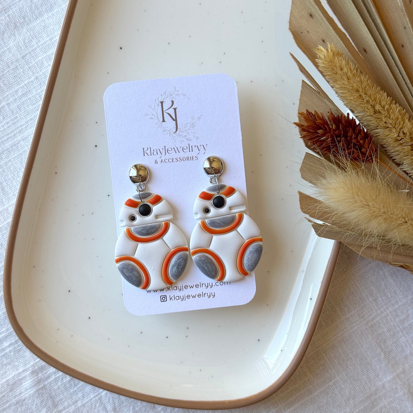 Droids Dangle
